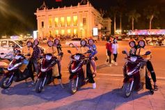 HANOI MOTOBIKE TOURS LED BY WOMEN: HANOI BY NIGHT FOODIE MOTOBIKE