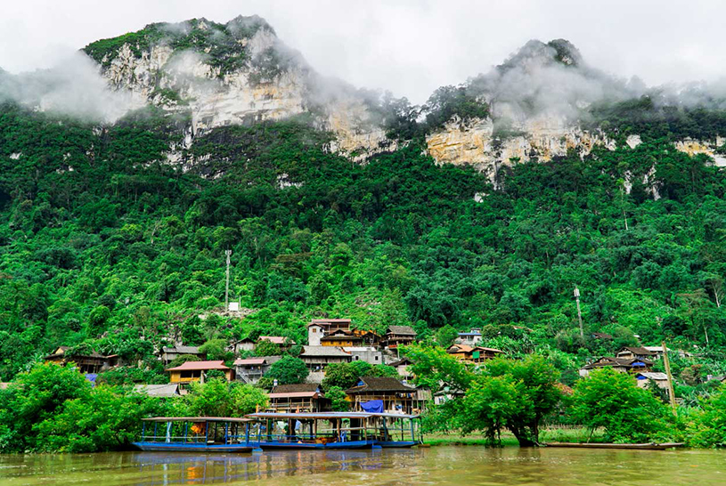 BAN GIOC WATERFALL AND BA BE LAKE 3-DAY TOUR FROM HANOI