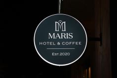 MARIS HOTEL & COFFEE