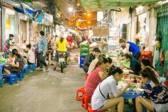 PRIVATE STREET FOOD EVENING WALKING TOUR IN HO CHI MINH CITY