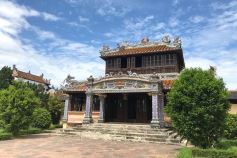 2,5 HOURS WALKING TOUR INSIDE HUE IMPERIAL CITY 