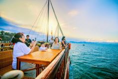 NHA TRANG SUNSET COOKTAIL AND DINNER CRUISE