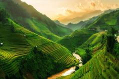 SAPA TOURS 2D1N STAY AT 4 STARS HOTEL LUX LIMOUSINE TRANSFER
