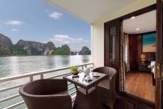 HALONG BAY DISCOVERY SURPRISING CAVE & TITOV ISLAND ON 4 STARS CRUISE