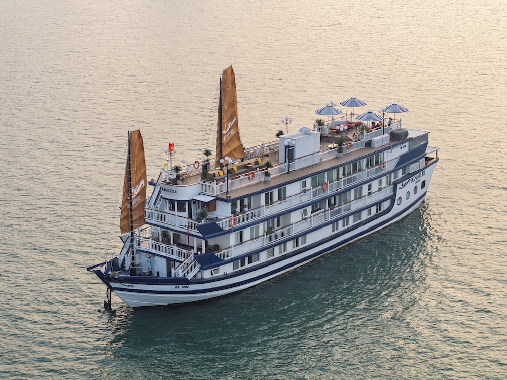 Signature Royal Cruise 2 Days/1 Night