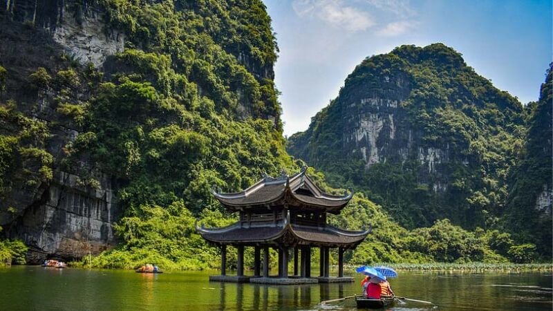 Ninh Binh Tour 2 Days 1 Night (Hanoi - Hoa Lu - Tam Coc - Mua Cave - Bai Dinh - Trang An - Hanoi)
