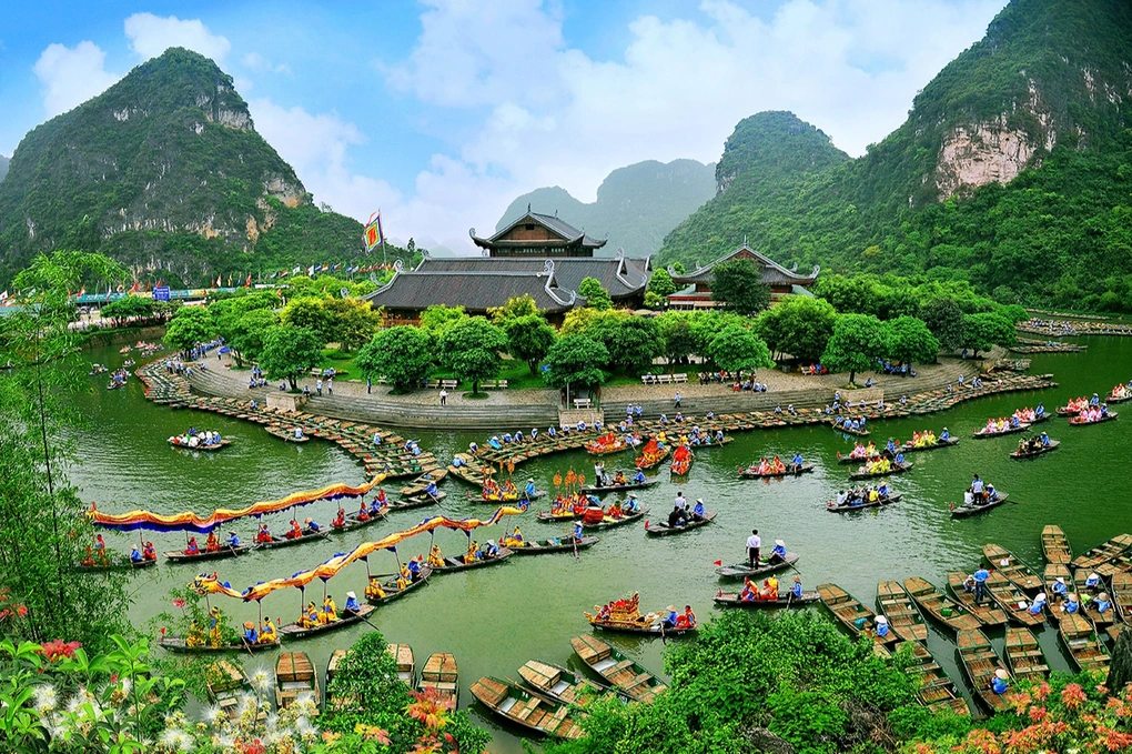 Ninh Binh Package Tour 6 Days 5 Nights (Hanoi - Halong Bay - Lan Ha Bay - Sapa - Ninh Binh - Hanoi)