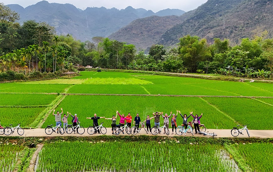 Ninh Binh Package Tour 5 Days 4 Nights (Hanoi - Mai Chau - Ninh Binh - Halong Bay - Hanoi)